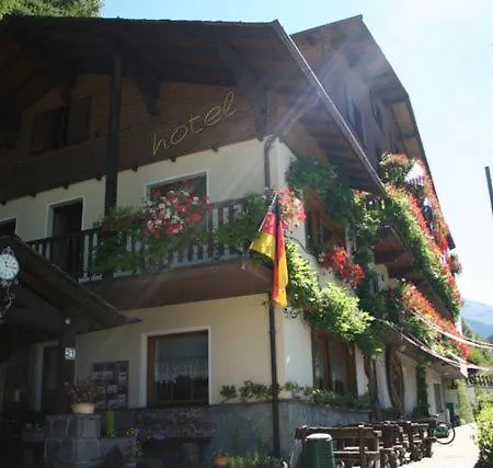 Daniela Hotel 2*